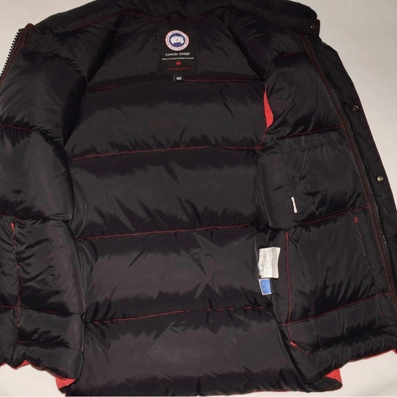 Canada goose down vest red. - Picture 4 of 5